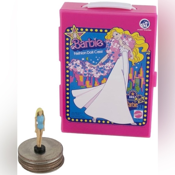 World's Smallest Barbie Fashion Case Miniature + 2 Micro Figures - Picture 3 of 3